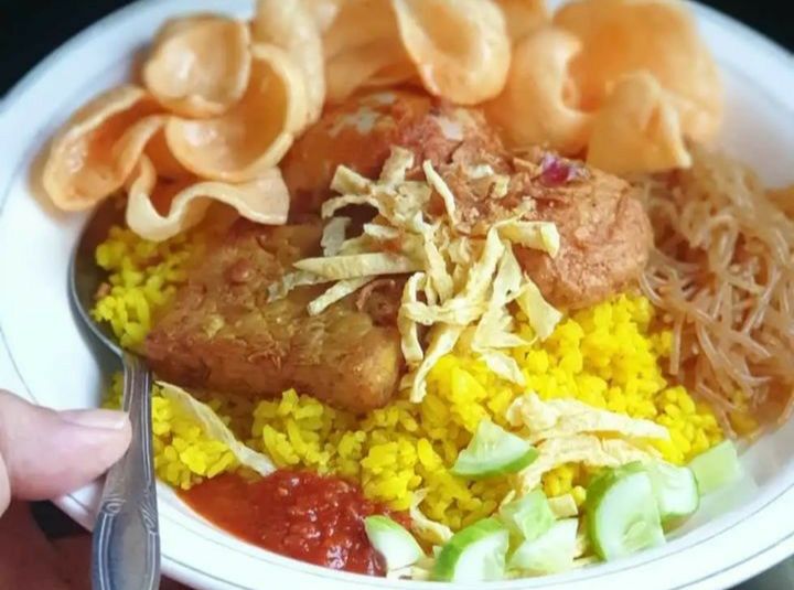 Mengapa Nasi Kuning Tak Pernah Sepi Peminat Sebuah Penjelajahan Rasa Tradisi Dan Daya Tarik Abadi